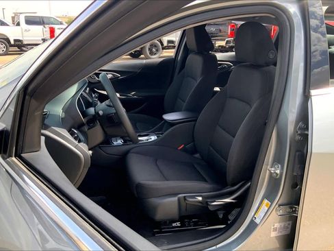 Used 2025 Chevrolet Malibu LS image 8