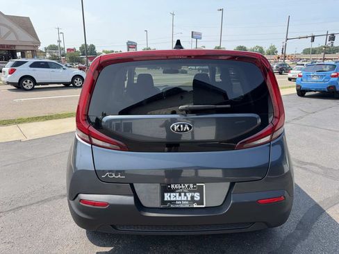 Used 2020 Kia Soul LX FWD image 4