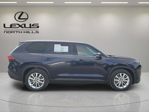 Used 2024 Toyota Grand Highlander Platinum image 5