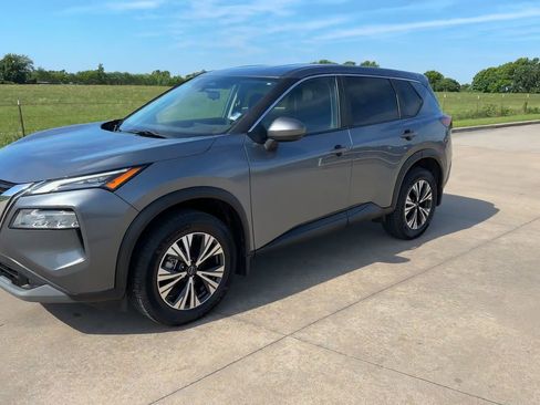 Used 2023 Nissan Rogue SV FWD image 5