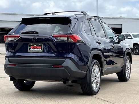 Used 2025 Toyota RAV4 XLE Premium FWD image 4