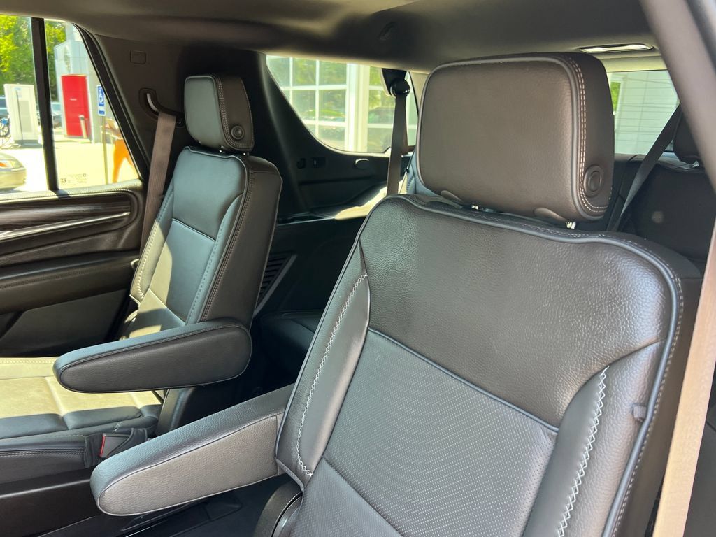 Used 2024 GMC Yukon Denali AWD/4WD image 15