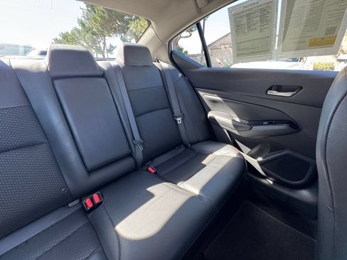 Used 2025 Nissan Altima 2.5 SR FWD image 38