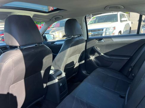 Used 2015 Volkswagen Jetta SE image 10