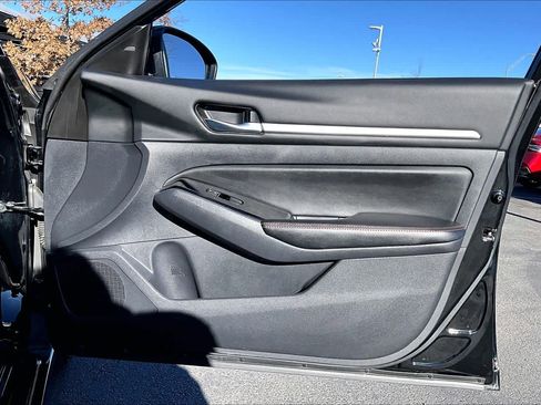 Used 2024 Nissan Altima 2.5 SR image 22