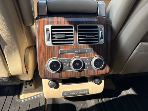 Used 2016 Land Rover Range Rover HSE image 17