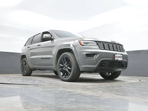 Used 2020 Jeep Grand Cherokee Altitude AWD/4WD image 49