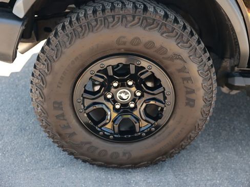 Used 2024 Ford Bronco Wildtrak AWD/4WD image 9