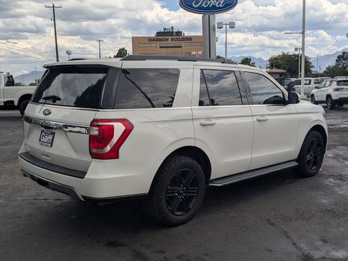 Used 2021 Ford Expedition XLT AWD/4WD image 3