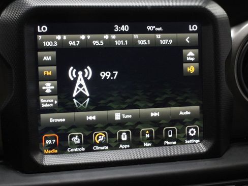 Used 2022 Jeep Wrangler Sport AWD/4WD image 3