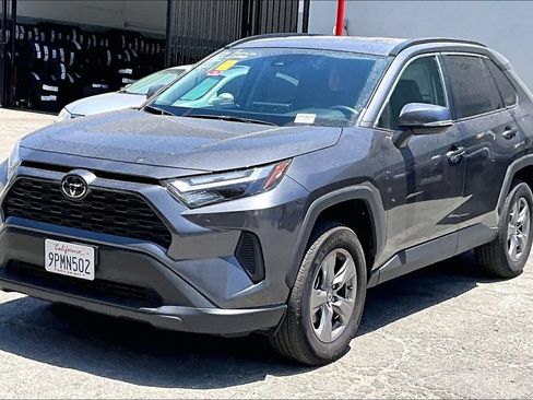 Used 2024 Toyota RAV4 XLE FWD image 3