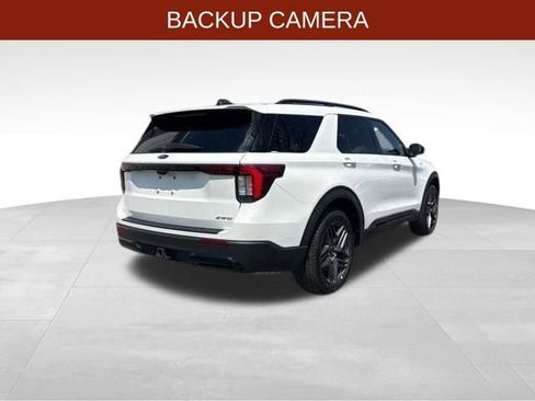 Used 2025 Ford Explorer ST-Line w/ ST-Line Street Pack AWD/4WD image 7