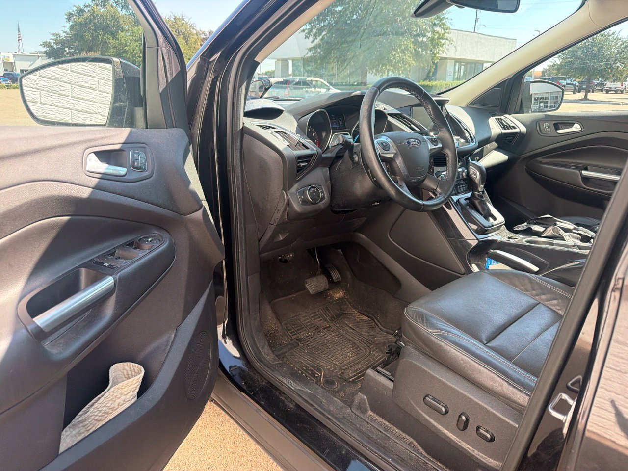 Used 2014 Ford Escape Titanium w/ Equipment Group 401A FWD image 5