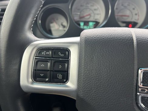 Used 2011 Dodge Challenger R/T image 16