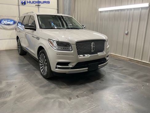Used 2021 Lincoln Navigator Reserve w/ Luxury Package AWD/4WD image 1
