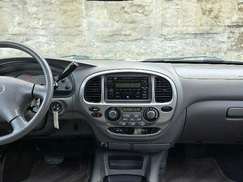 Used 2002 Toyota Sequoia Limited image 25