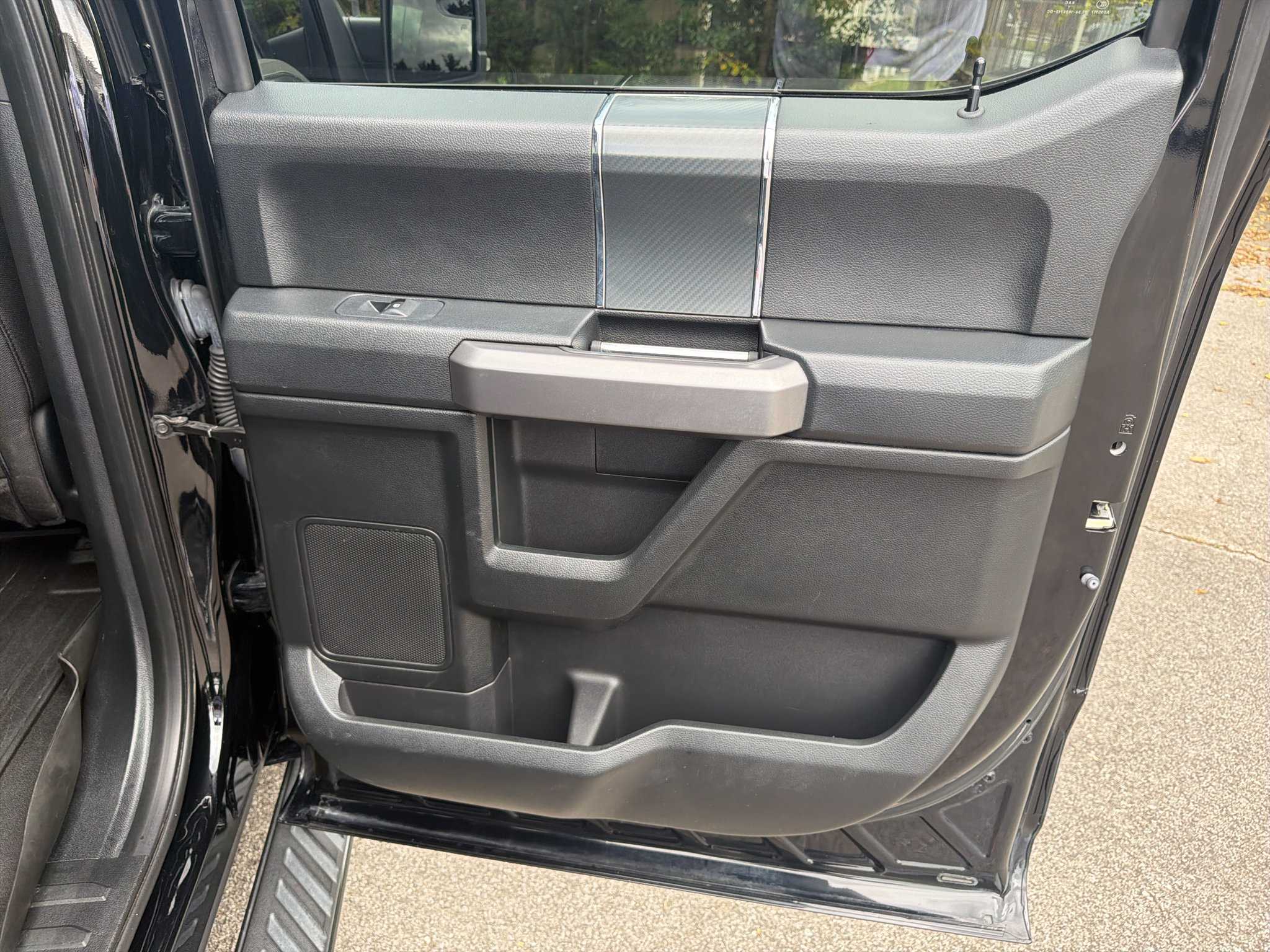 Used 2018 Ford F150 XLT w/ Equipment Group 302A Luxury AWD/4WD image 21
