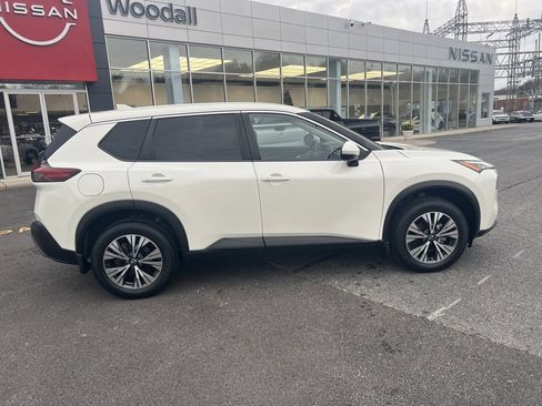 Used 2023 Nissan Rogue SV image 8