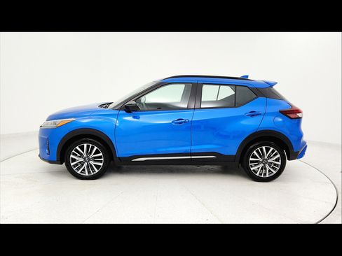 Used 2024 Nissan Kicks SR image 1