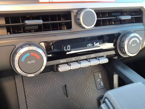 Certified 2025 Toyota Tacoma TRD Sport image 23