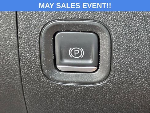 Used 2022 Chevrolet Silverado 1500 LTZ AWD/4WD image 25