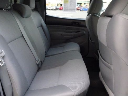 Used 2015 Toyota Tacoma 4x4 Double Cab image 13