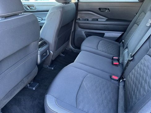 Used 2024 Nissan Pathfinder SV FWD image 13