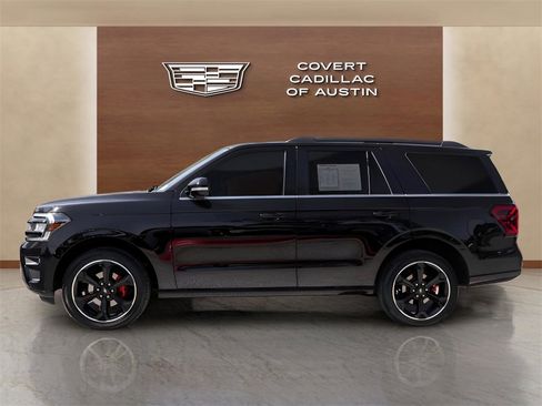 Used 2022 Ford Expedition Limited image 2