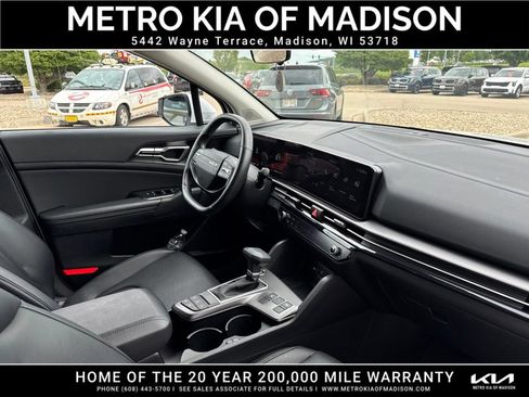 Used 2026 Kia Sportage EX FWD image 46