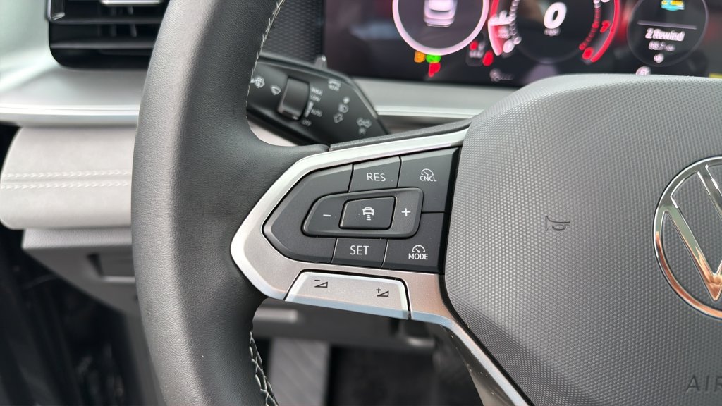 New 2026 Volkswagen Tiguan SE FWD image 24