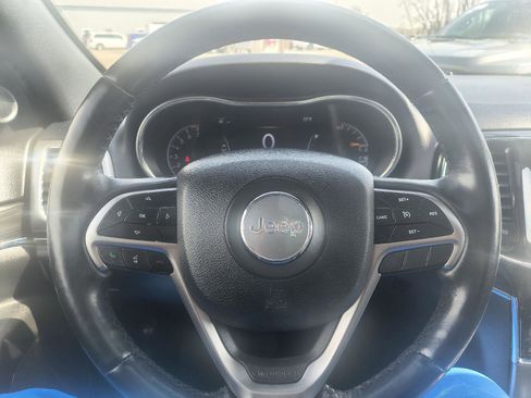 Used 2021 Jeep Grand Cherokee Limited AWD/4WD image 16