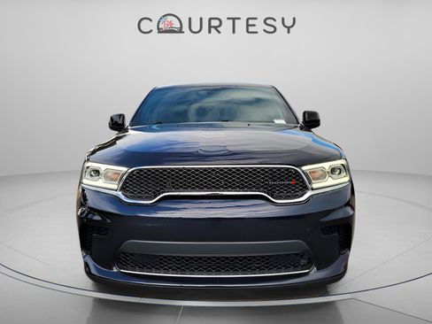 Used 2024 Dodge Durango SXT w/ 3rd Row Seating Group image 8