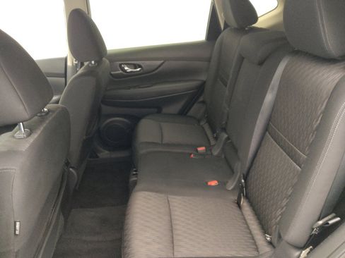 Used 2018 Nissan Rogue SV FWD image 18