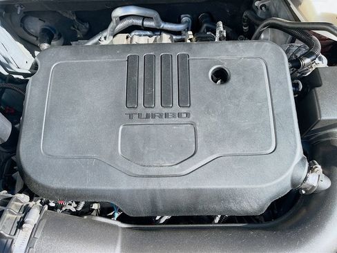 Used 2023 GMC Acadia SLE w/ Driver Convenience Package FWD image 32
