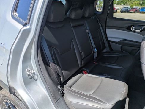 Used 2025 Jeep Compass Limited image 28