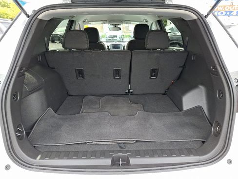 Used 2023 Chevrolet Equinox LS w/ LS Convenience Package image 28