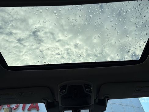 Used 2024 Subaru Outback Premium image 33