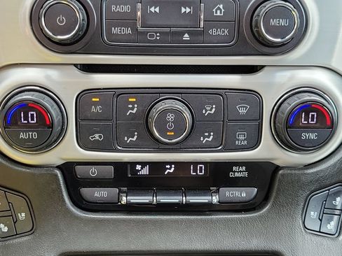 Used 2018 GMC Yukon SLT w/ Open Road Package AWD/4WD image 33