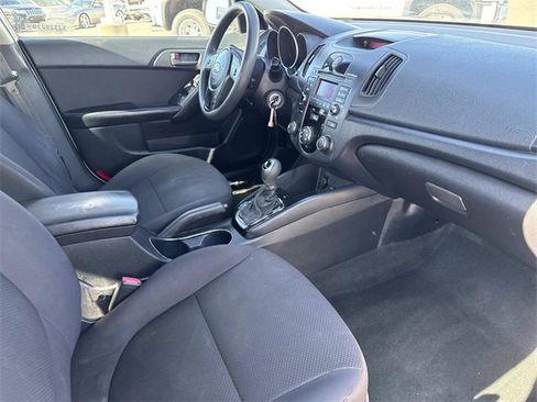 Used 2012 Kia Forte EX image 19