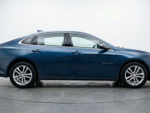 Used 2024 Chevrolet Malibu LT image 11