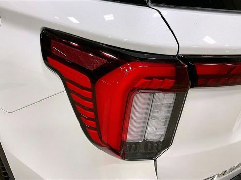 Used 2025 Ford Explorer Platinum w/ Ultimate Package image 23