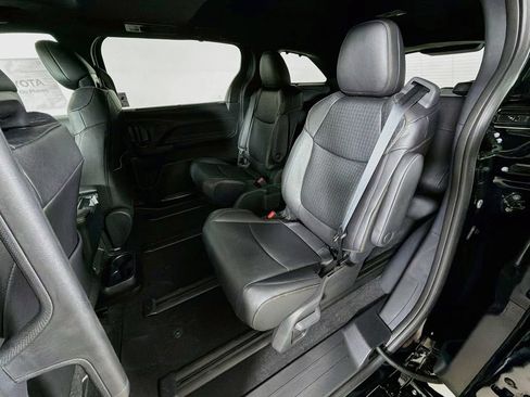 New 2026 Toyota Sienna XLE Woodland Edition AWD/4WD image 18