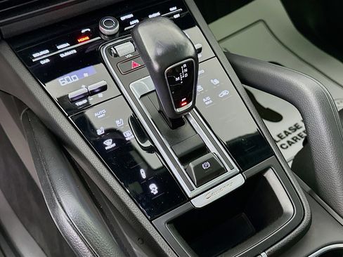 Used 2021 Porsche Cayenne Coupe image 17