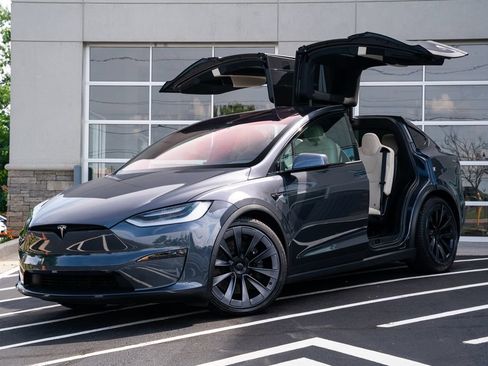Used 2023 Tesla Model X AWD/4WD image 2