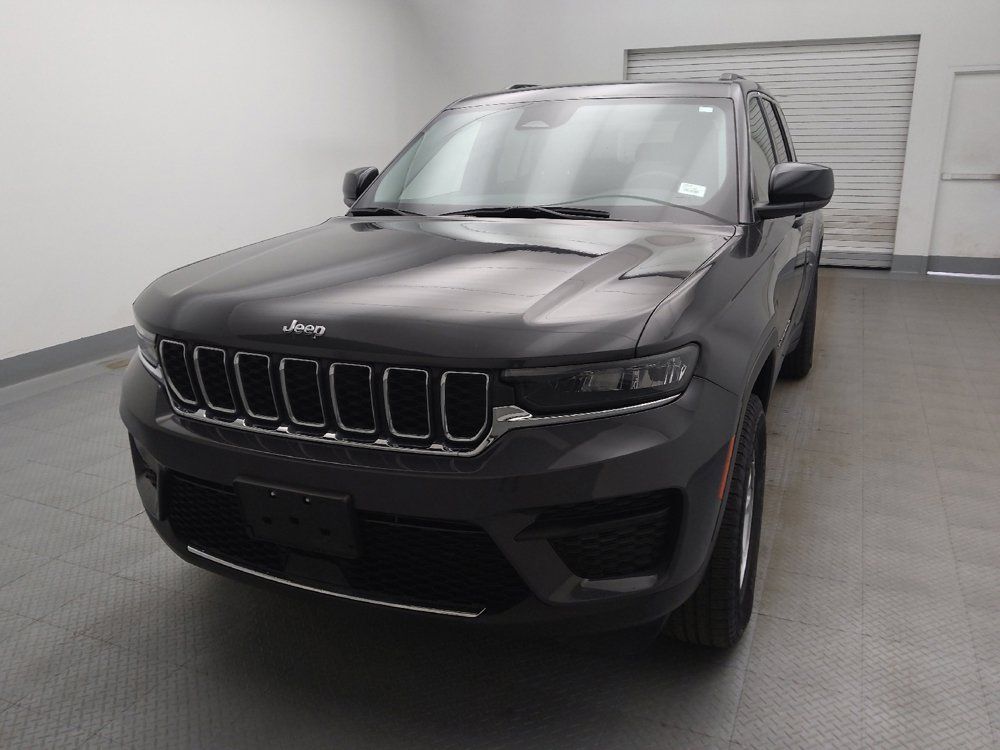 Used 2023 Jeep Grand Cherokee Laredo w/ Luxury Tech Group I AWD/4WD image 15