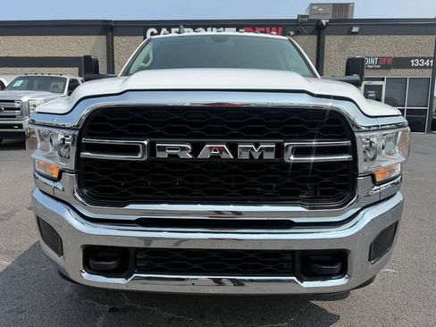 Used 2019 RAM 2500 Tradesman w/ Chrome Appearance Group AWD/4WD image 4