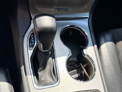 Used 2021 Jeep Grand Cherokee Laredo X image 16