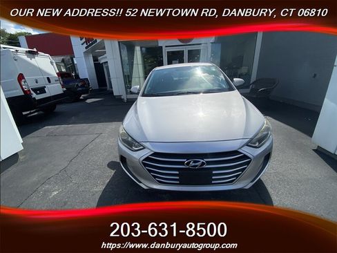 Used 2018 Hyundai Elantra SE FWD image 9
