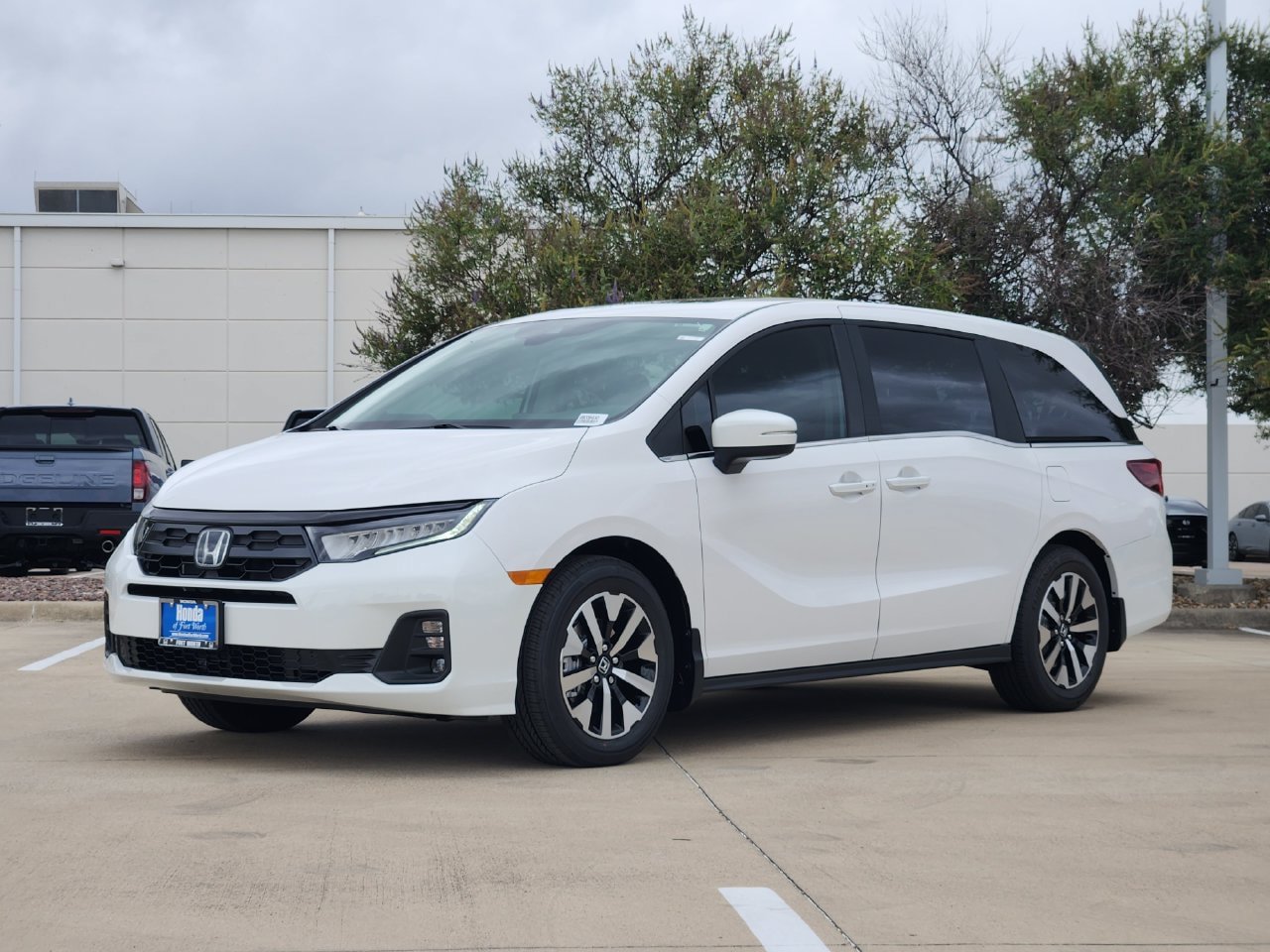 New 2027 Honda Odyssey EX-L image 2