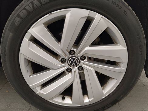 Used 2020 Volkswagen Atlas Cross Sport SE FWD image 31
